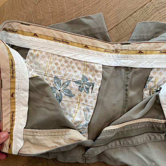 Tommy Bahama size 36 shorts - Picture 5 of 6